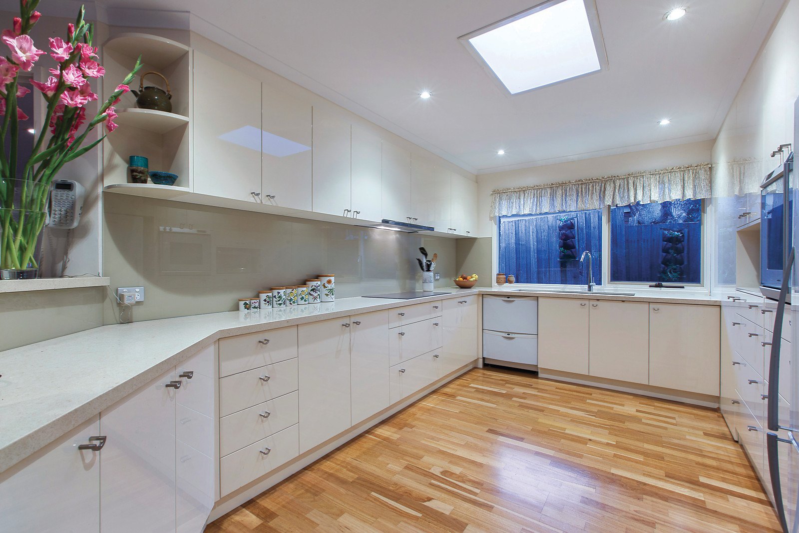 18 Myrtle Road, Hampton - Thumbnail 3