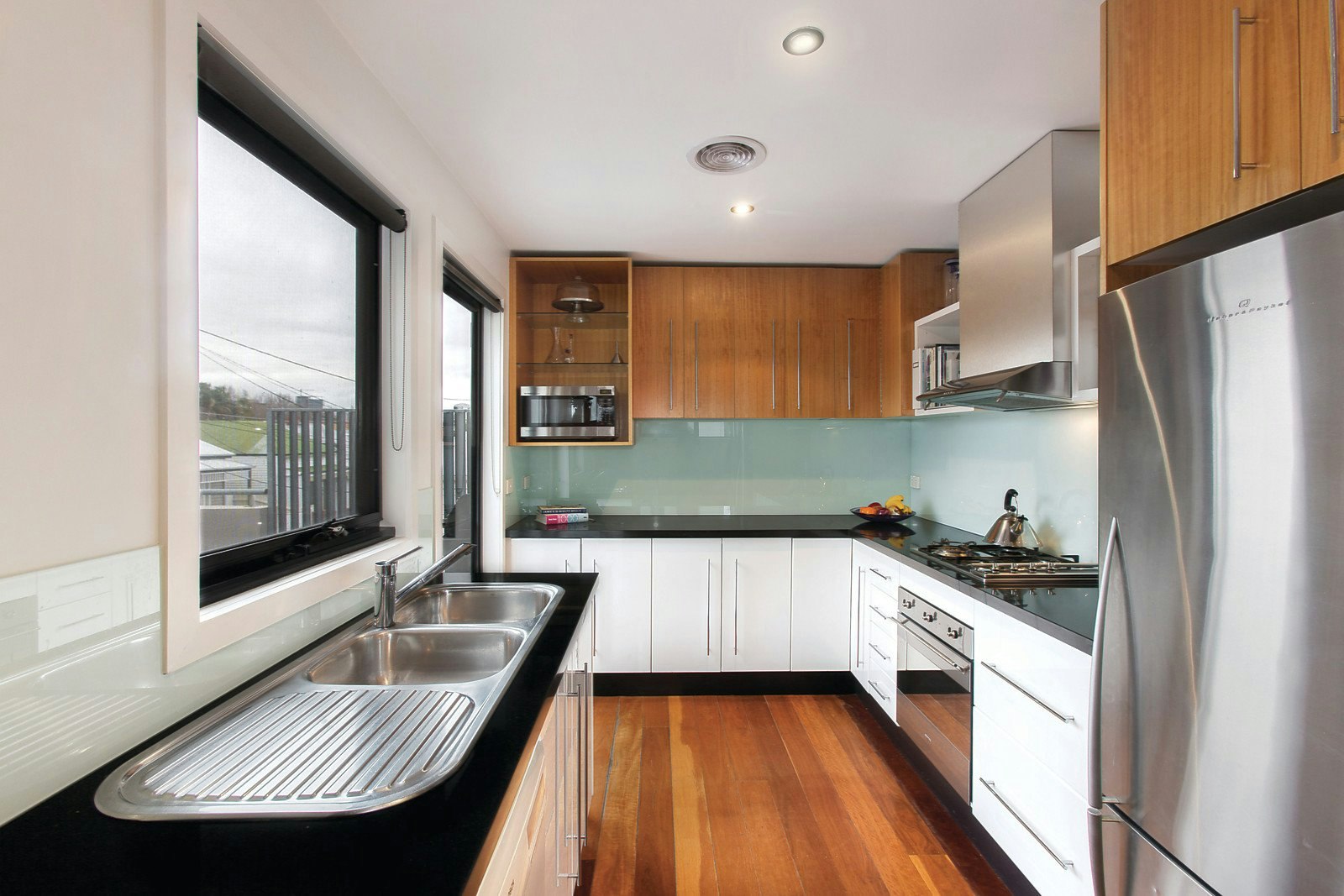 98 Albert Street, Port Melbourne, VIC