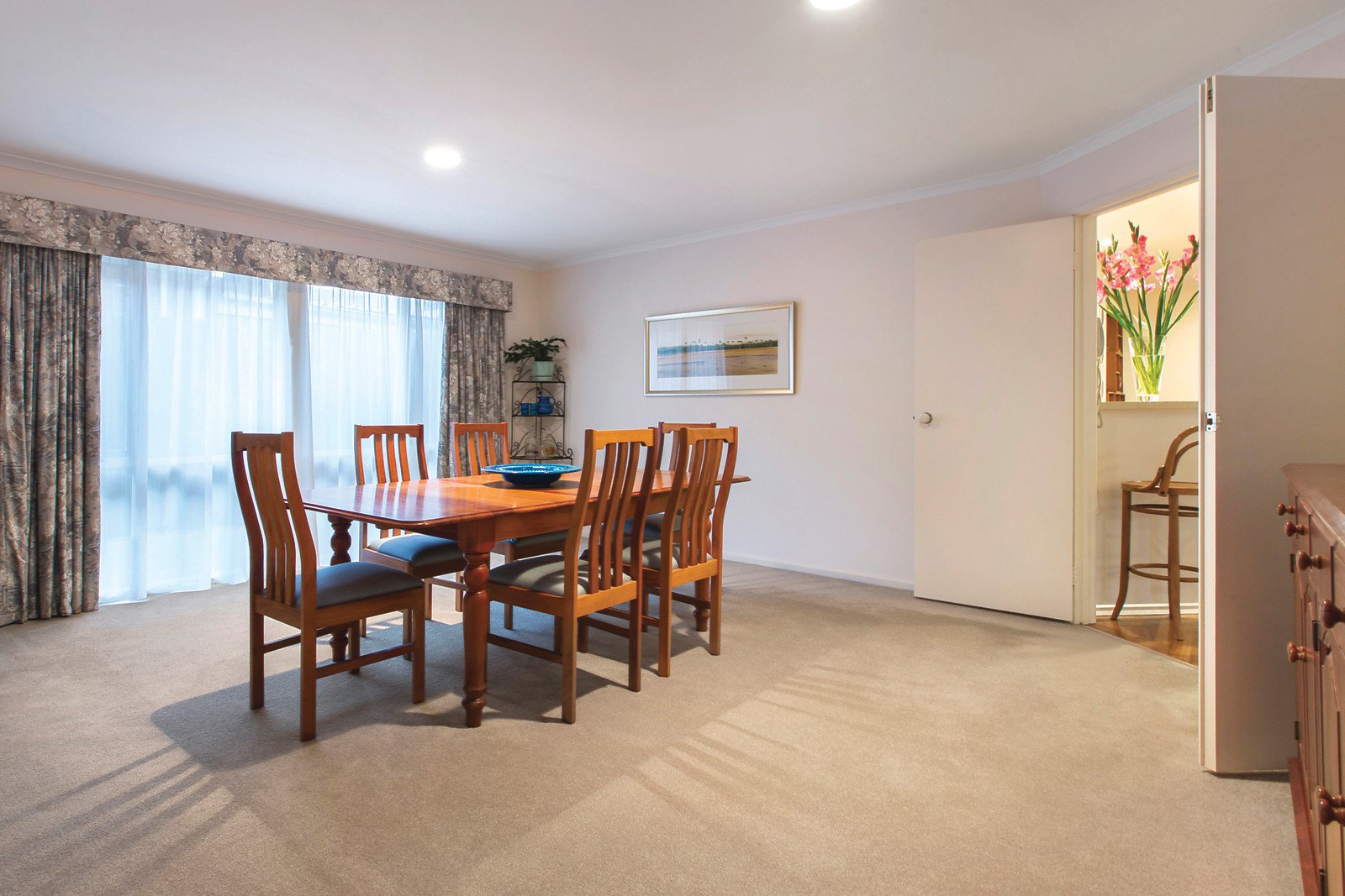 18 Myrtle Road, Hampton - Thumbnail 5