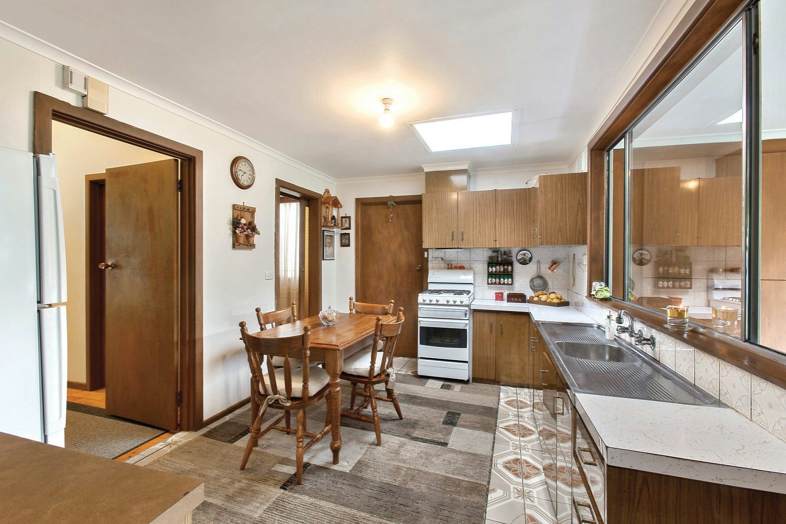 23 Holywood Grove, Carnegie, VIC