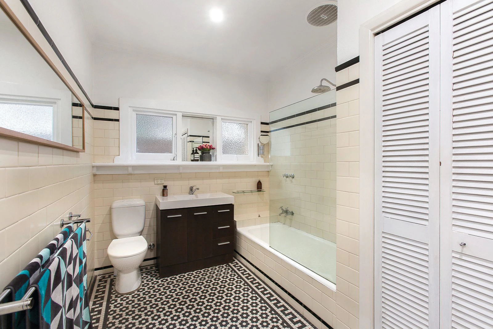 1/115 Addison Street, Elwood, VIC