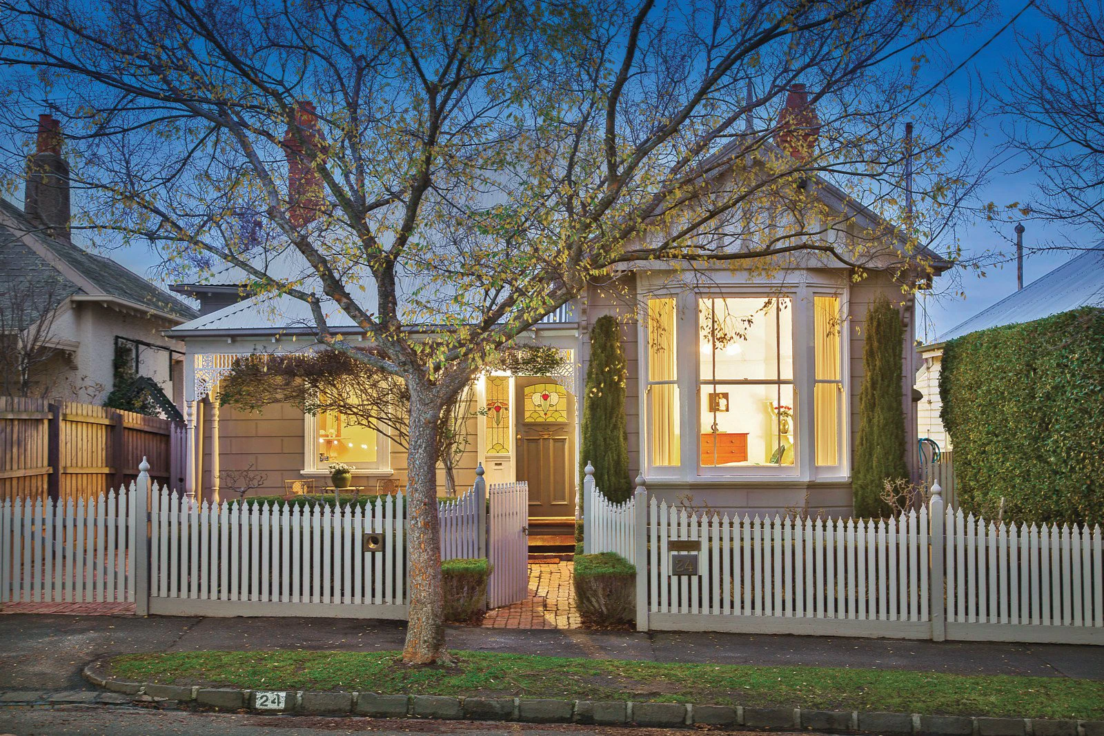 24 Byron Street, Kew, VIC