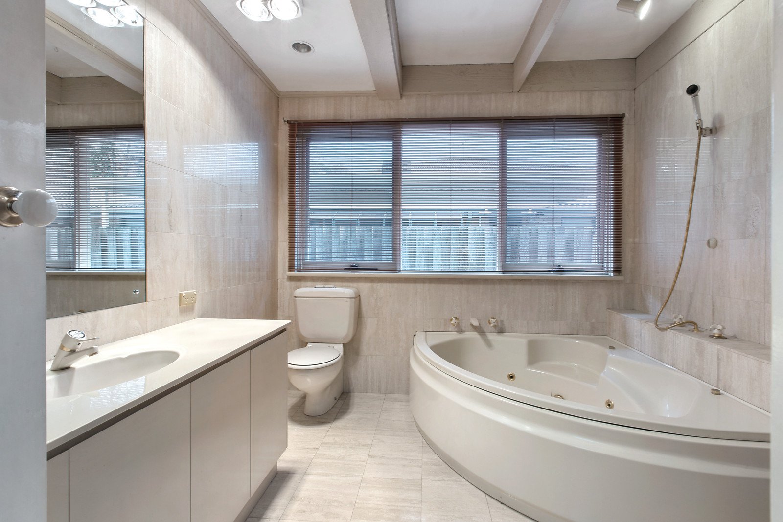 112 Great Valley Road, Glen Iris - Thumbnail 4