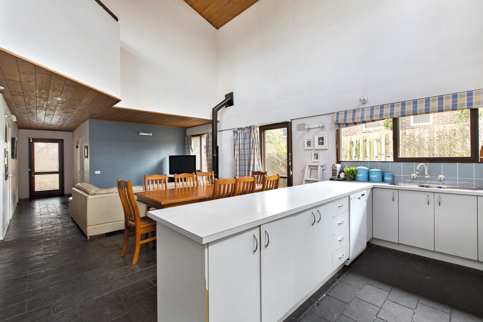 9 Weir Street, Kew - Thumbnail 4