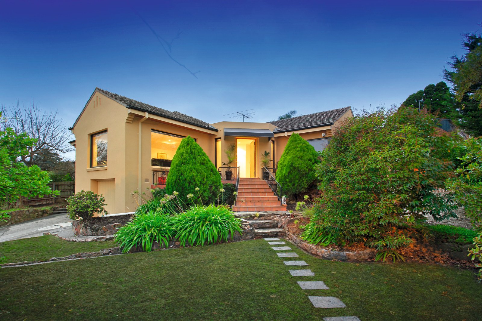 13 Riverview Road