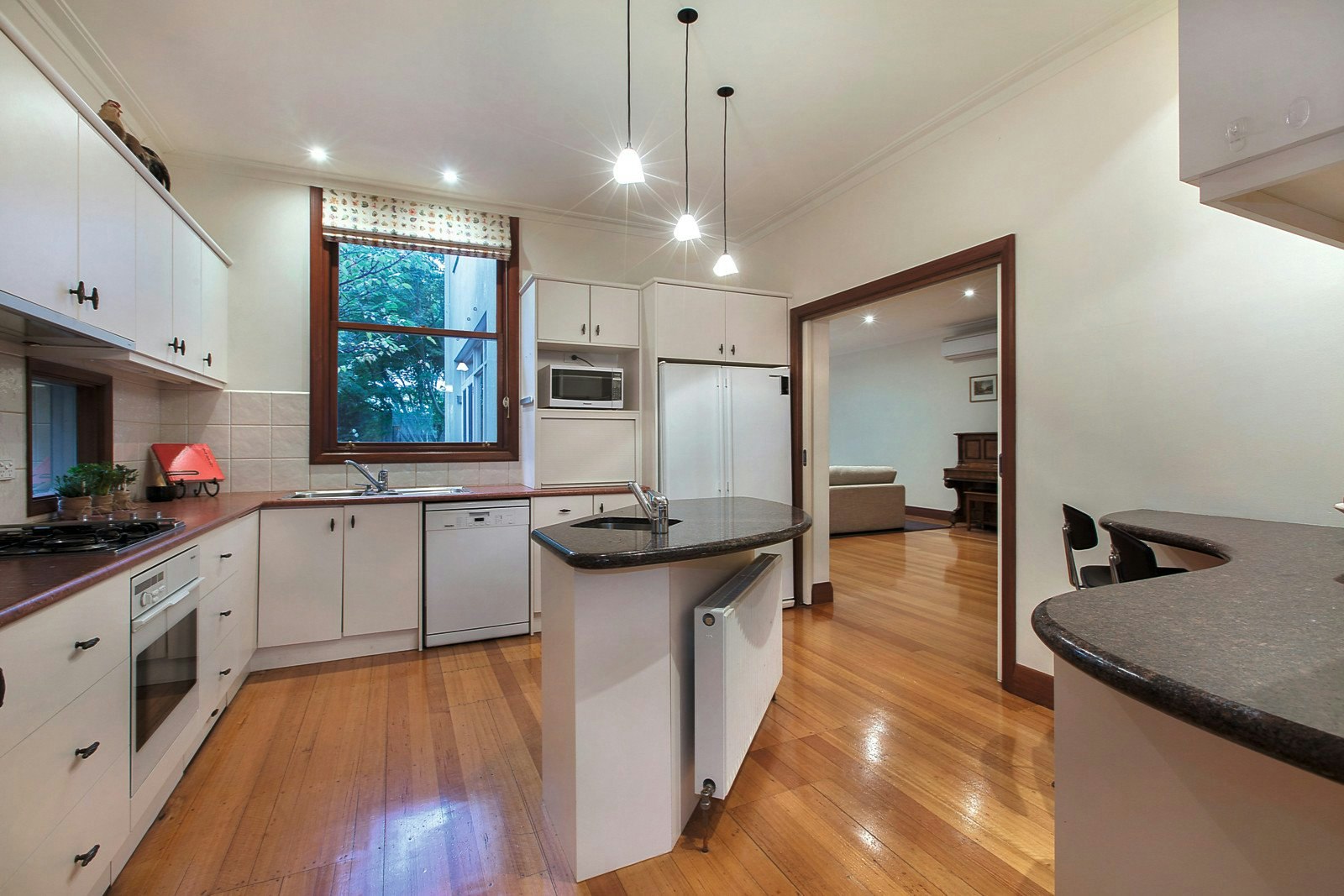 6 Bonville Court, Camberwell, VIC