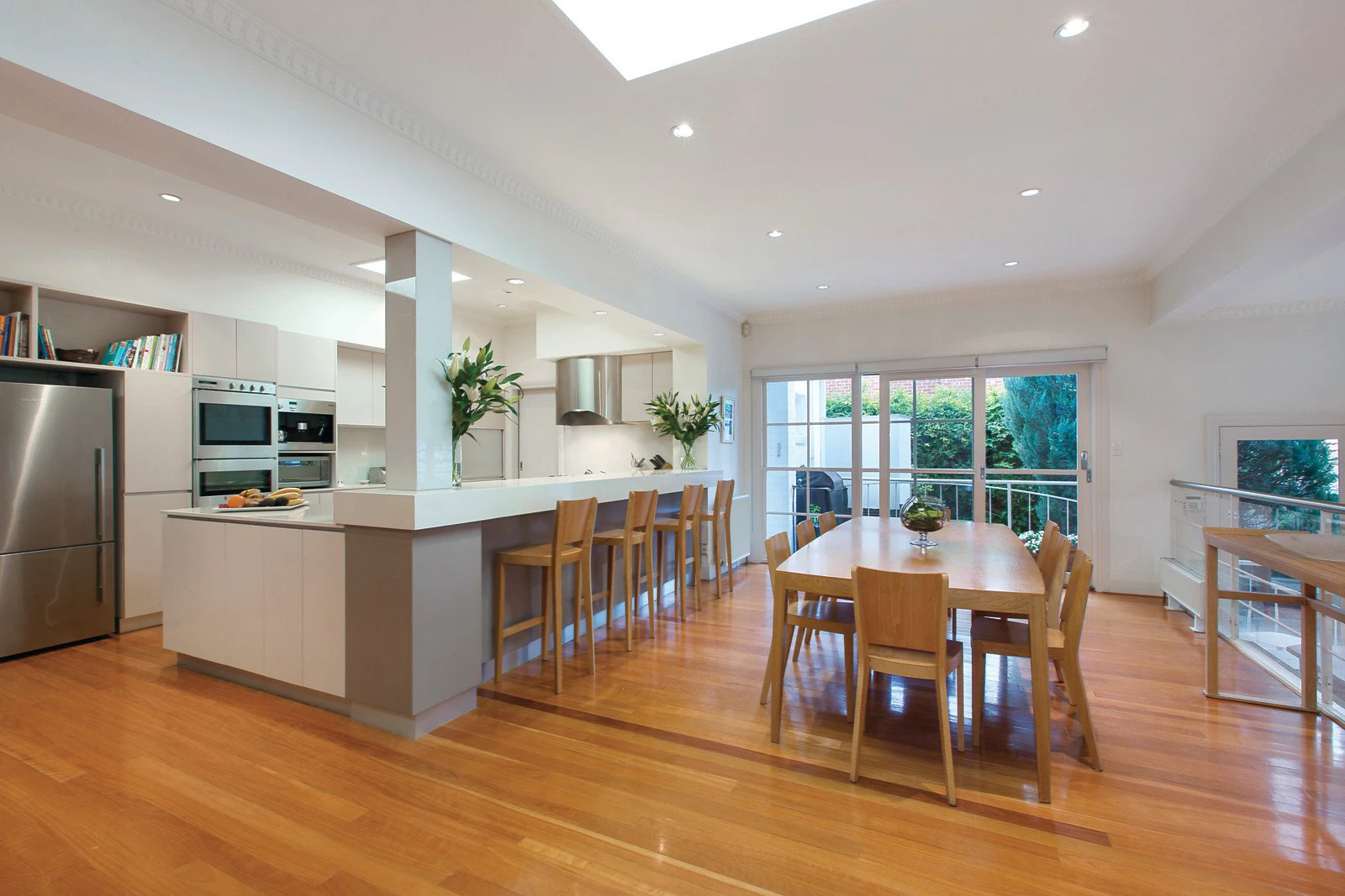 6 Valley View Road, Glen Iris, VIC