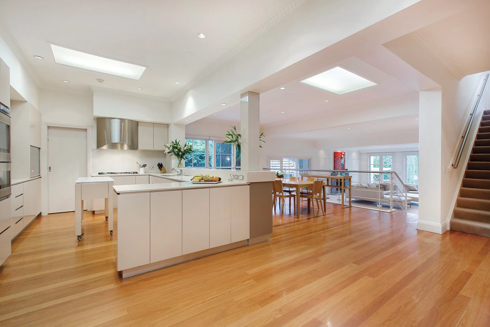 6 Valley View Road, Glen Iris, VIC