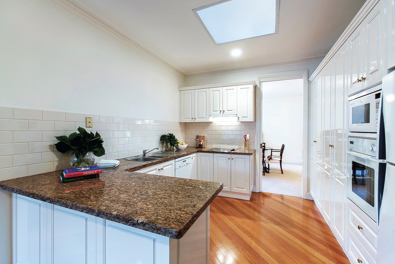 2B Erica Avenue, Glen Iris - Thumbnail 3