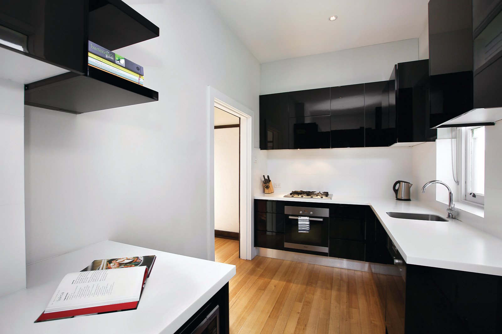 2/77 Park Street, St Kilda West - Thumbnail 3