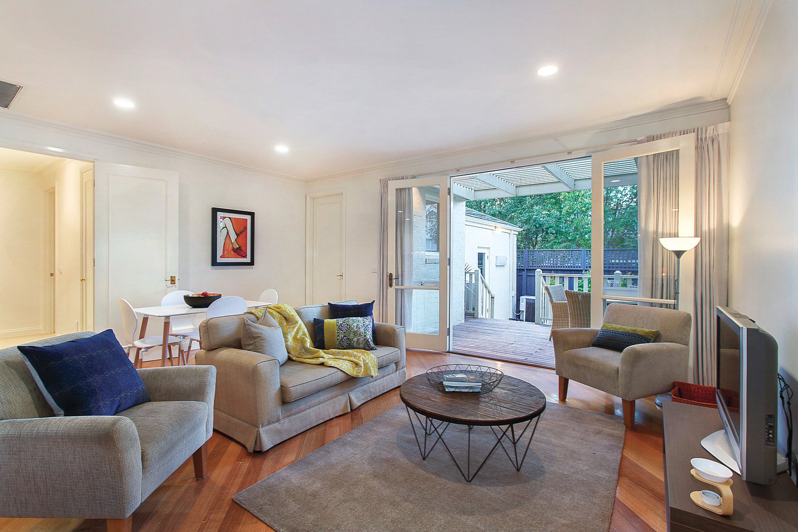 2B Erica Avenue, Glen Iris - Thumbnail 2