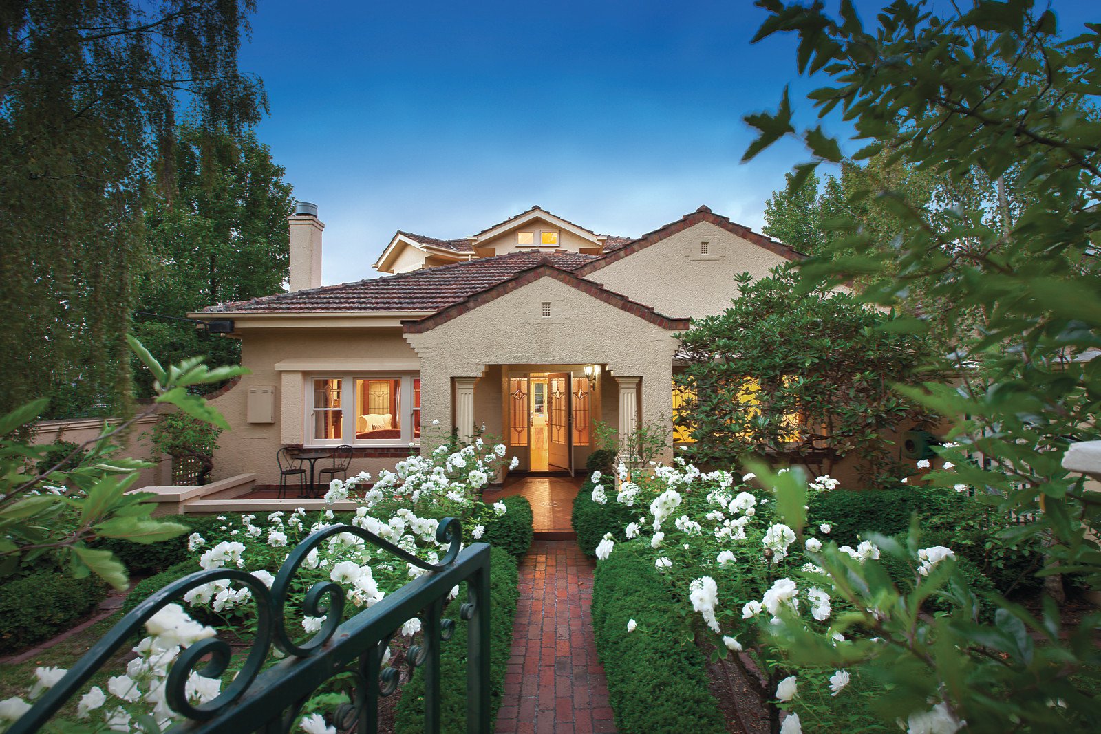 35-37 Kent Road, Surrey Hills - Thumbnail 2