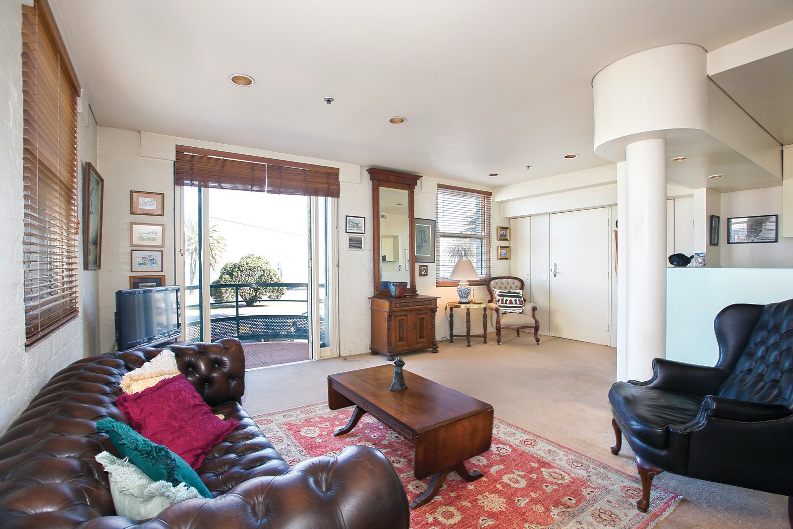 16/9 Beach Street, Port Melbourne - Thumbnail 3