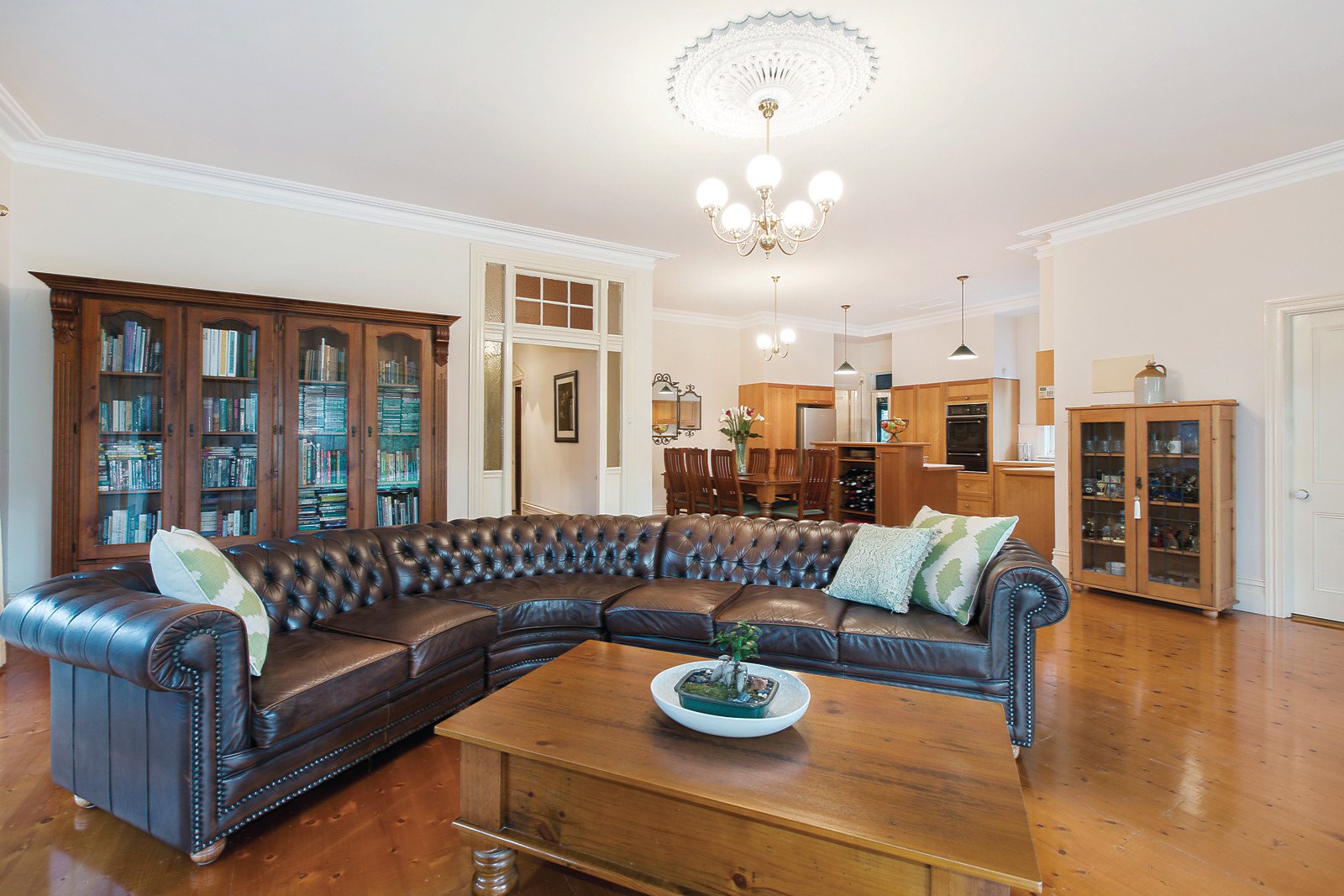 3 Ridgeway Avenue, Kew - Thumbnail 2