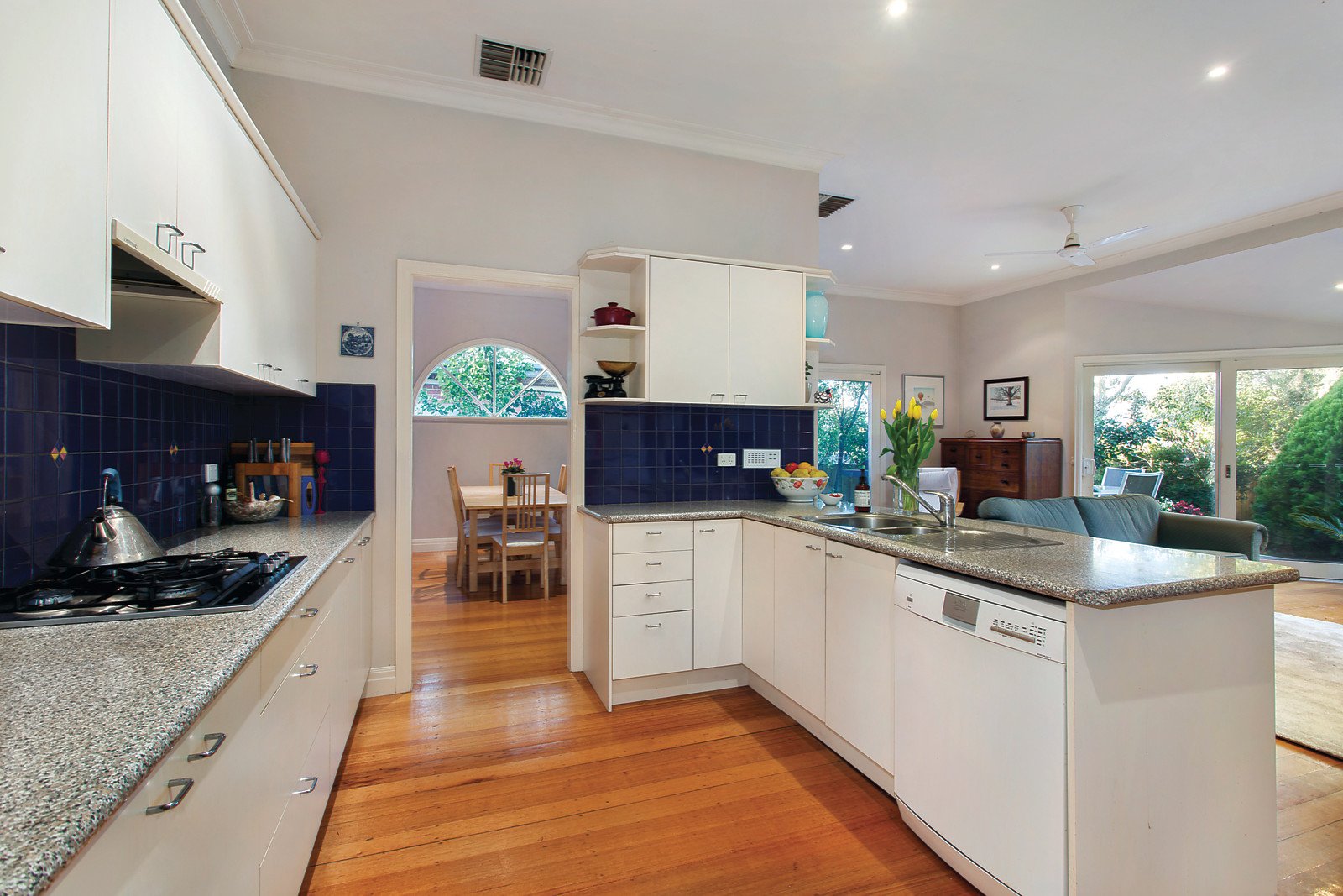 14 Proudfoot Street, Mont Albert - Thumbnail 3