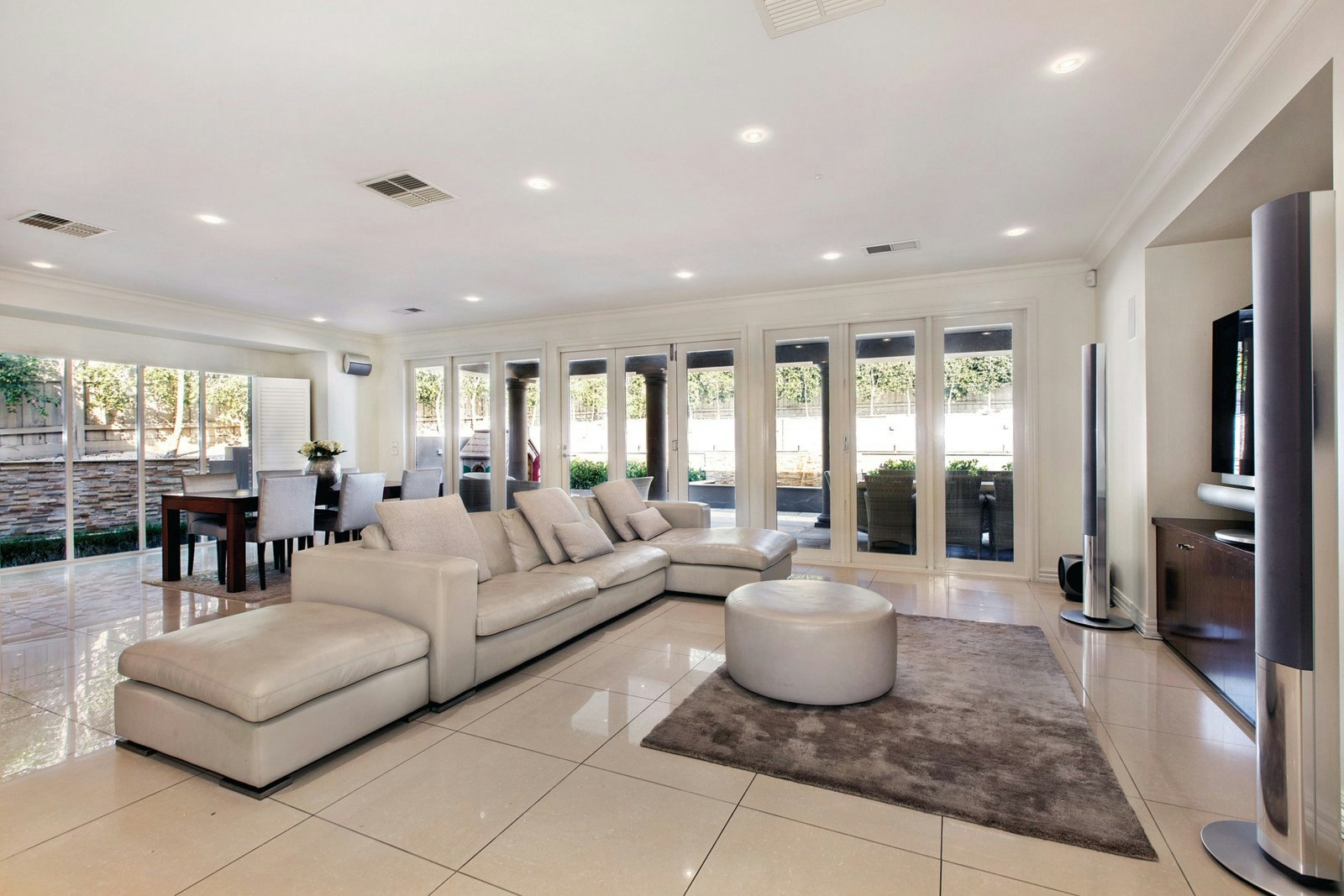 10 The Boulevard, Balwyn North, VIC