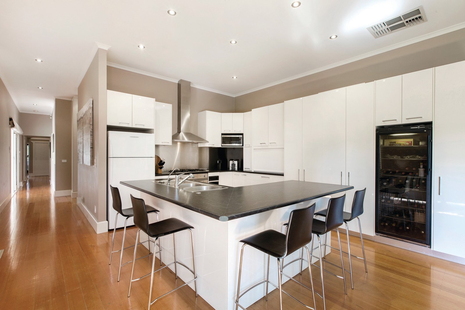 1 Clarke Street, Glen Iris - Thumbnail 3