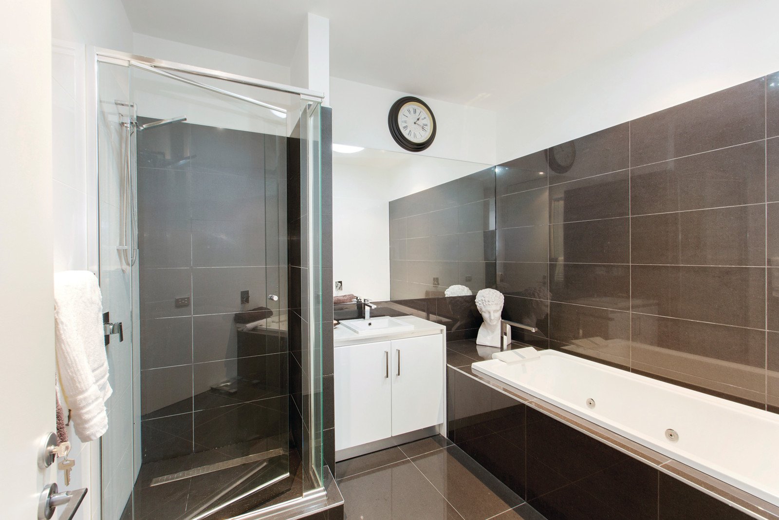 1/5 Woorigoleen Road, Toorak - Thumbnail 5