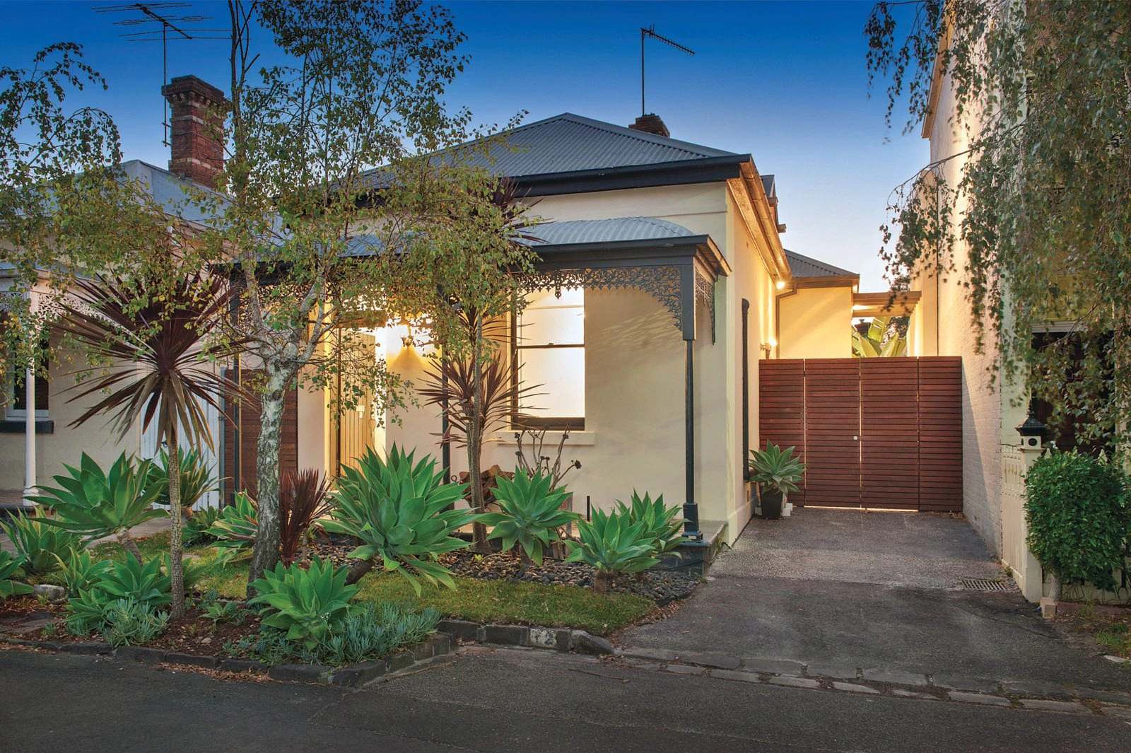 12 Eileen Street, Armadale, VIC