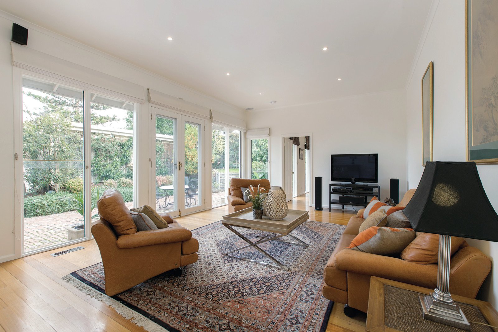 8 Saxby Road, Glen Iris - Thumbnail 2