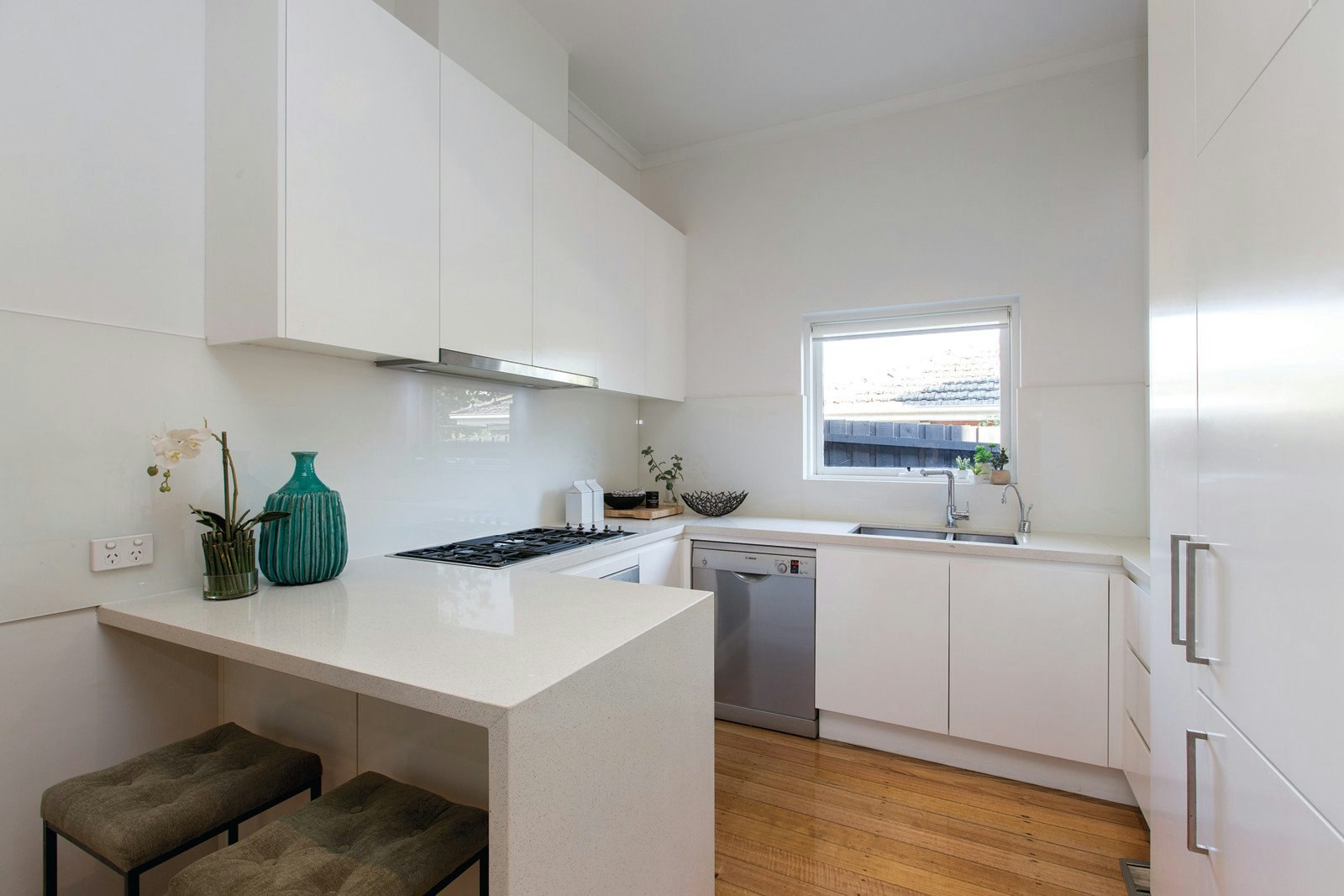 6 Willow Grove, Canterbury, VIC