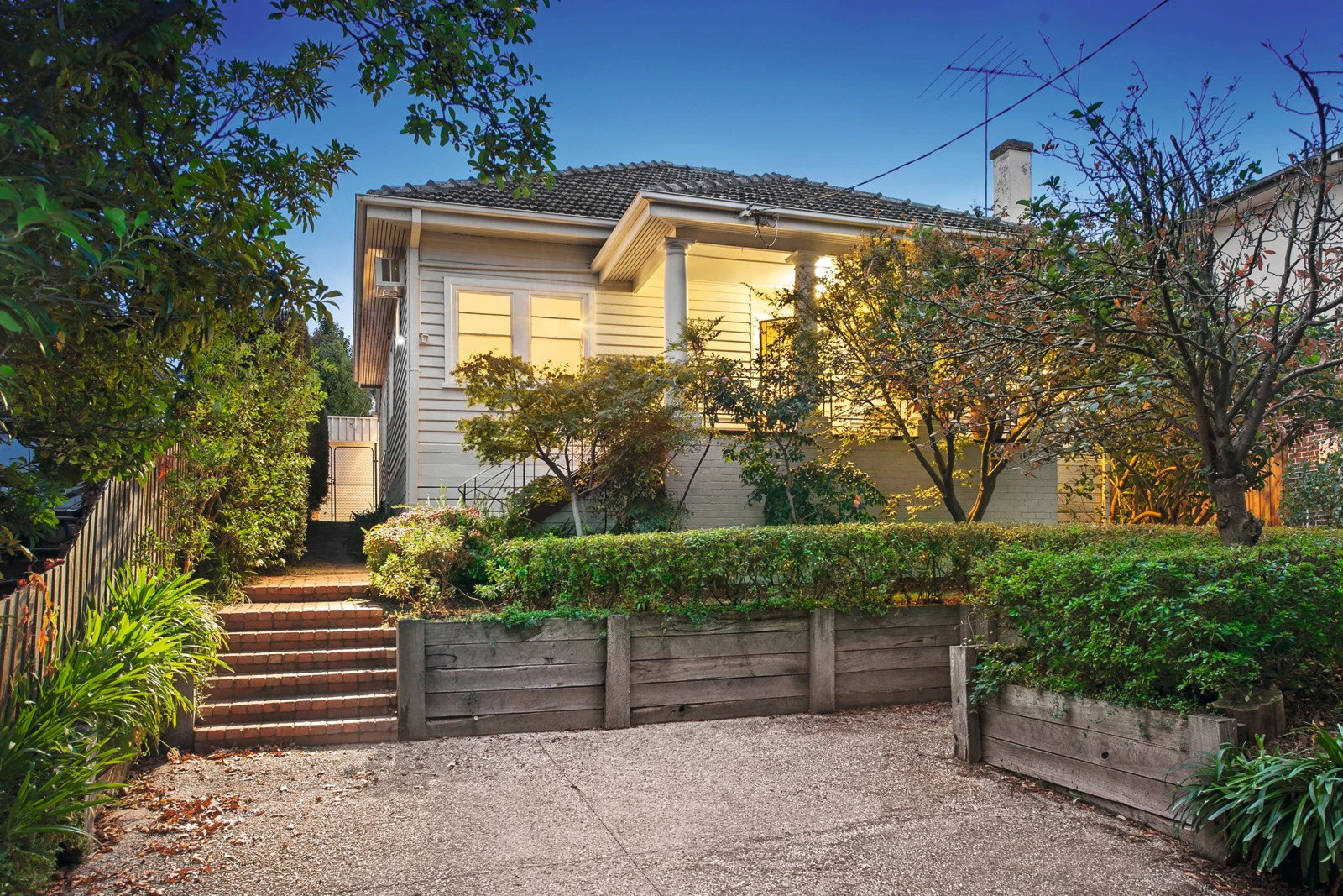 8 Saxby Road, Glen Iris, VIC