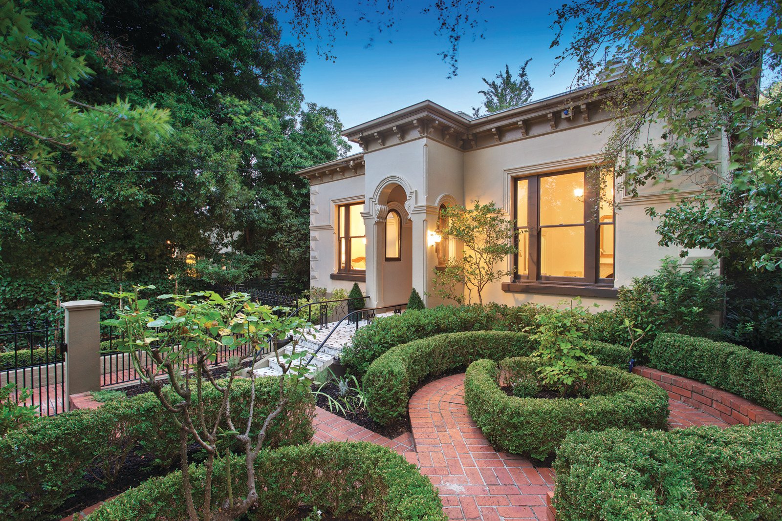 14 Canterbury Road, Toorak - Image 1