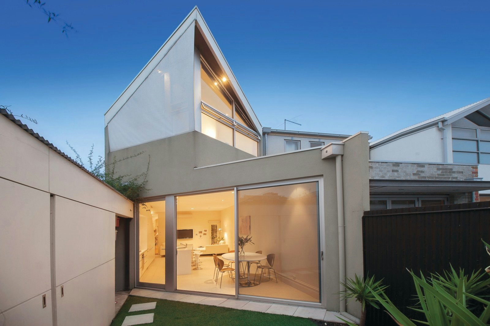 10 Danks Street, Albert Park, VIC