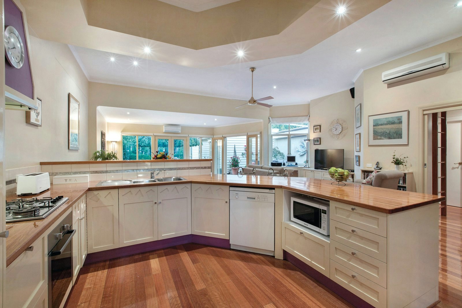 16 Parnell Street, Elsternwick, VIC