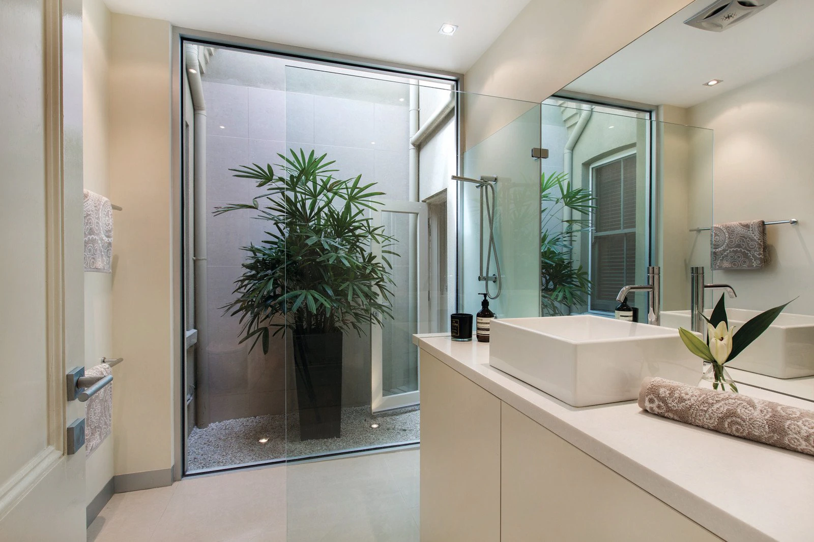 10 Danks Street, Albert Park, VIC