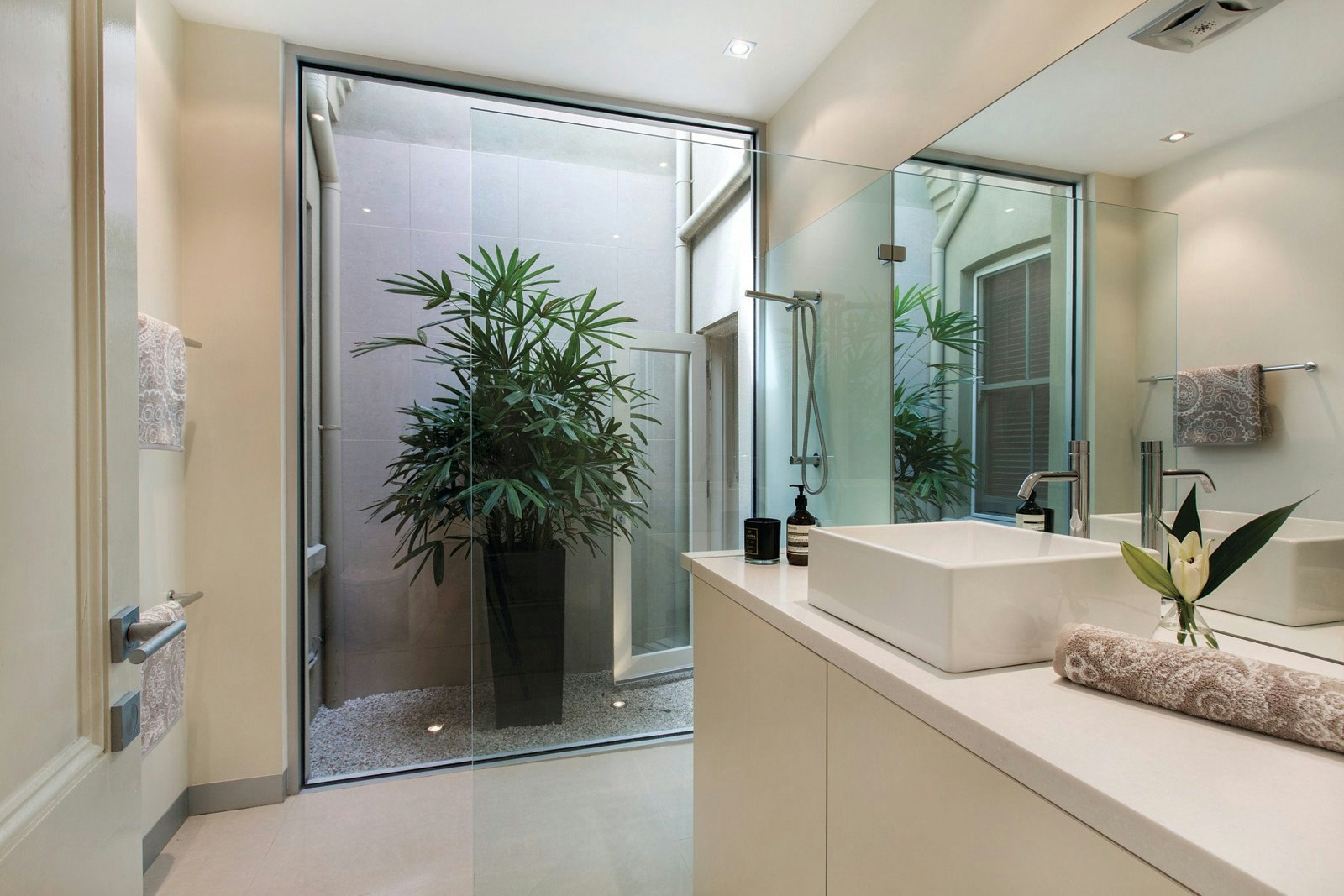 10 Danks Street, Albert Park, VIC