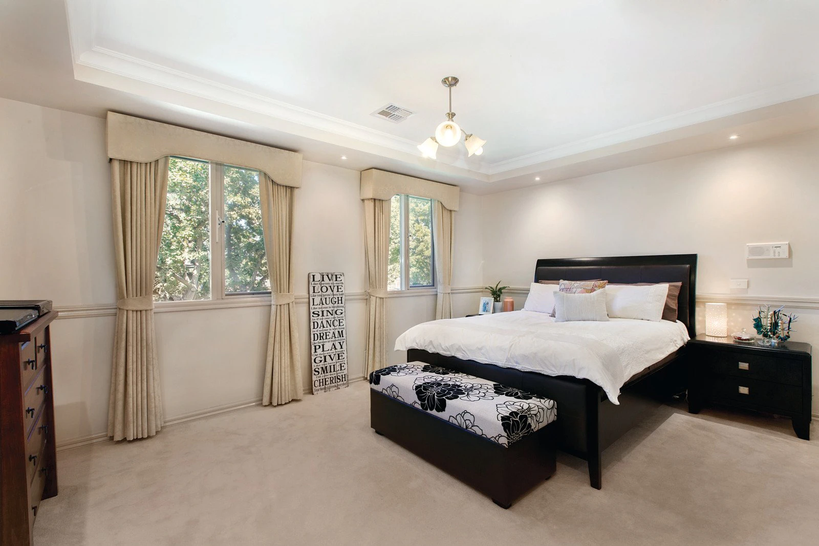 75 Victoria Crescent, Mont Albert, VIC