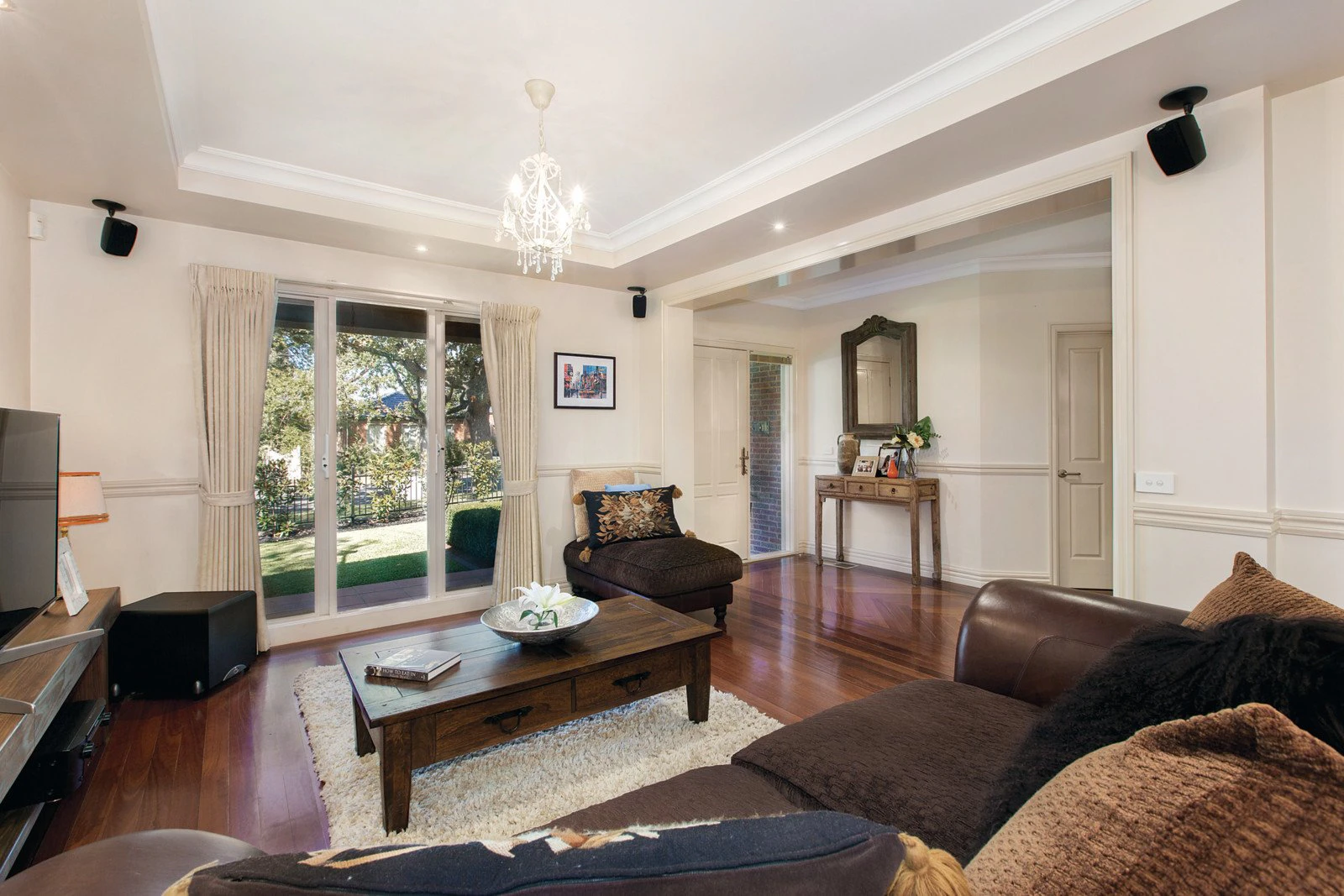 75 Victoria Crescent, Mont Albert, VIC