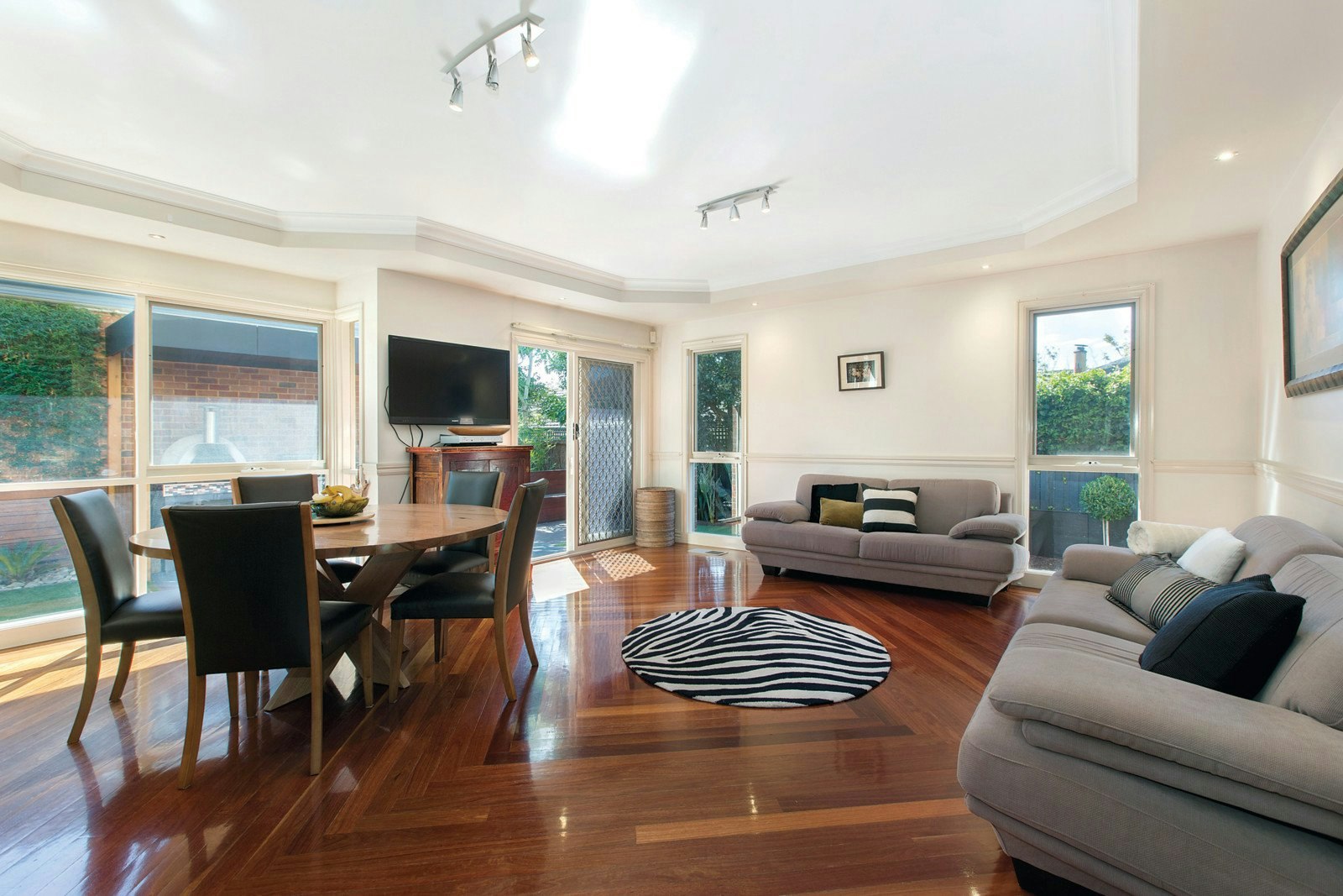 75 Victoria Crescent, Mont Albert, VIC