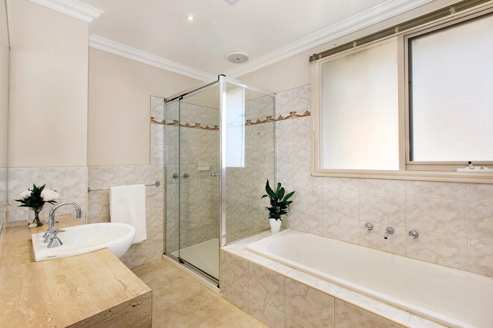 75 Victoria Crescent, Mont Albert, VIC