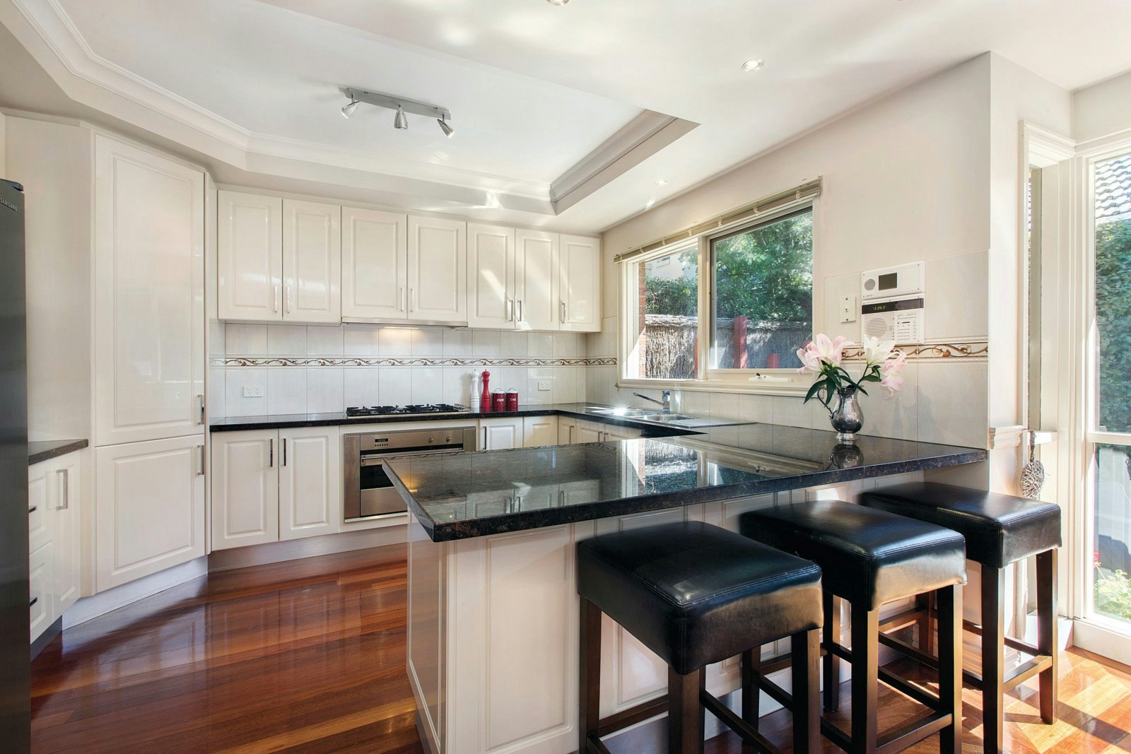 75 Victoria Crescent, Mont Albert, VIC