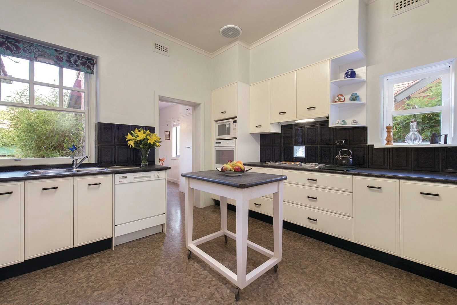 28 Highfield Road, Canterbury, VIC