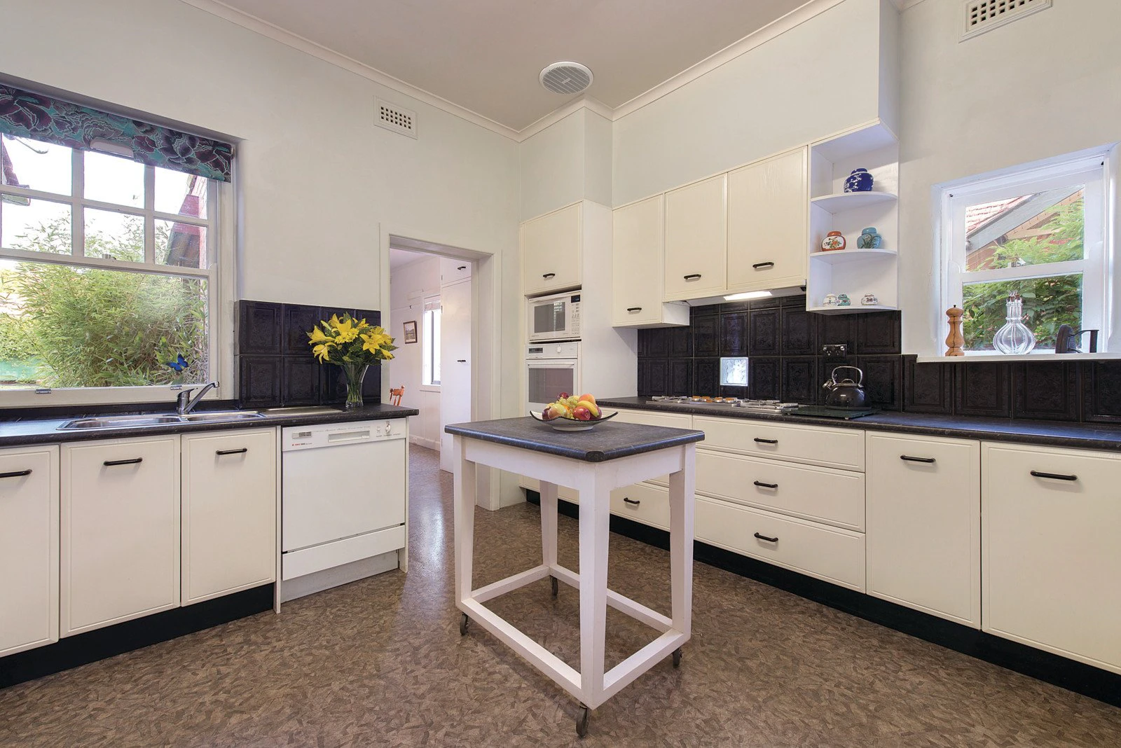 28 Highfield Road, Canterbury, VIC