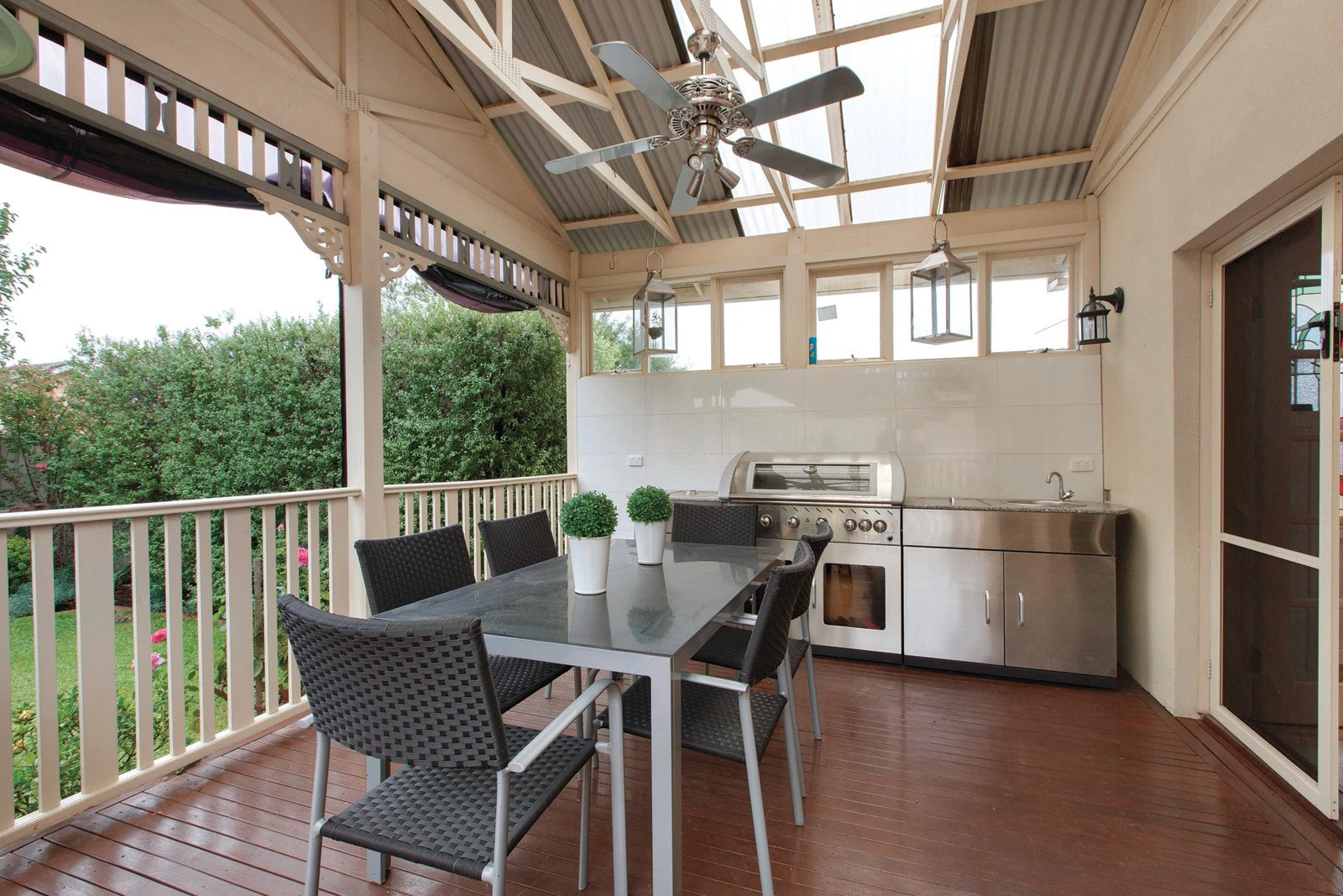10 Walerna Road, Glen Iris, VIC