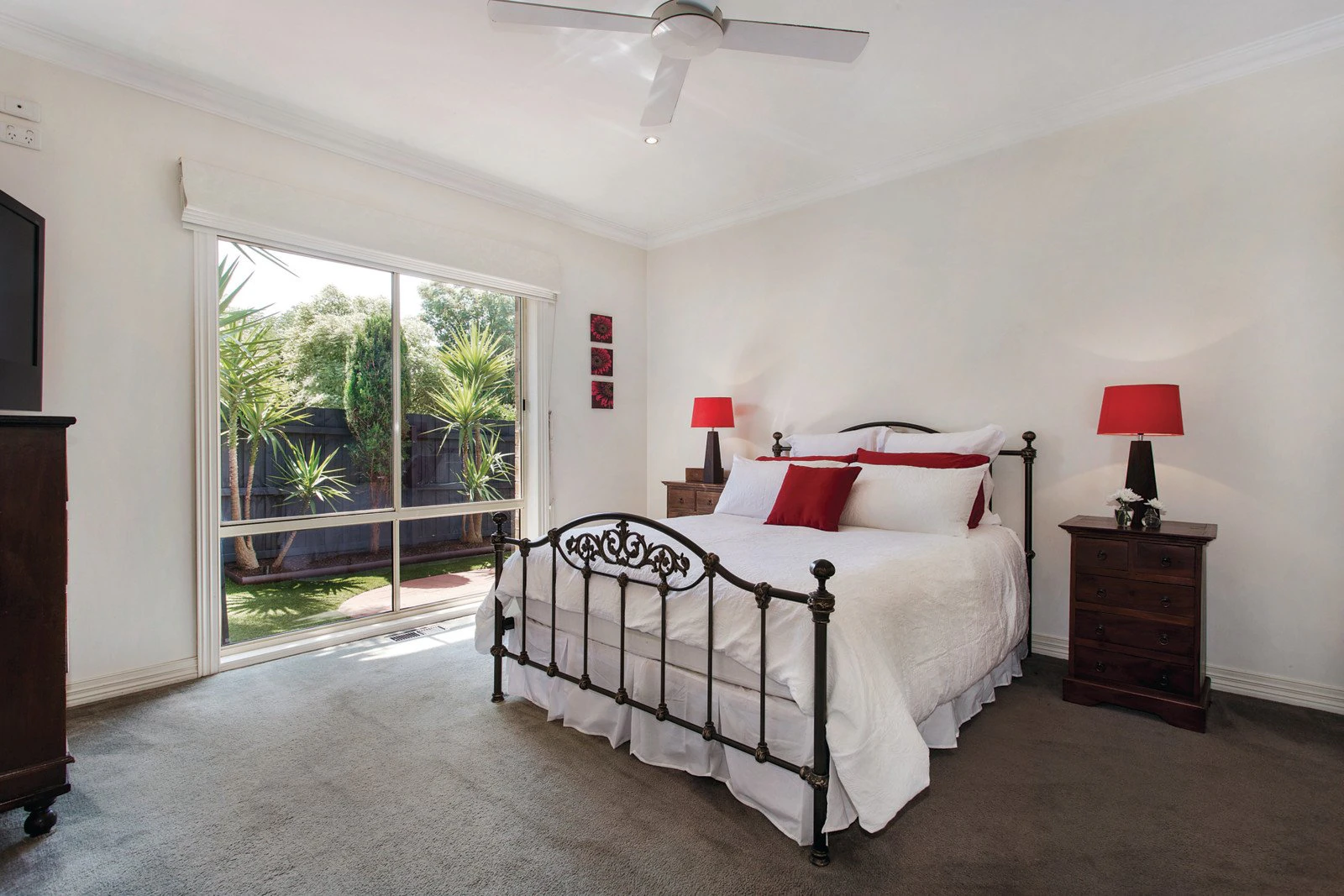 2/2 Oravel Avenue, Malvern East, VIC