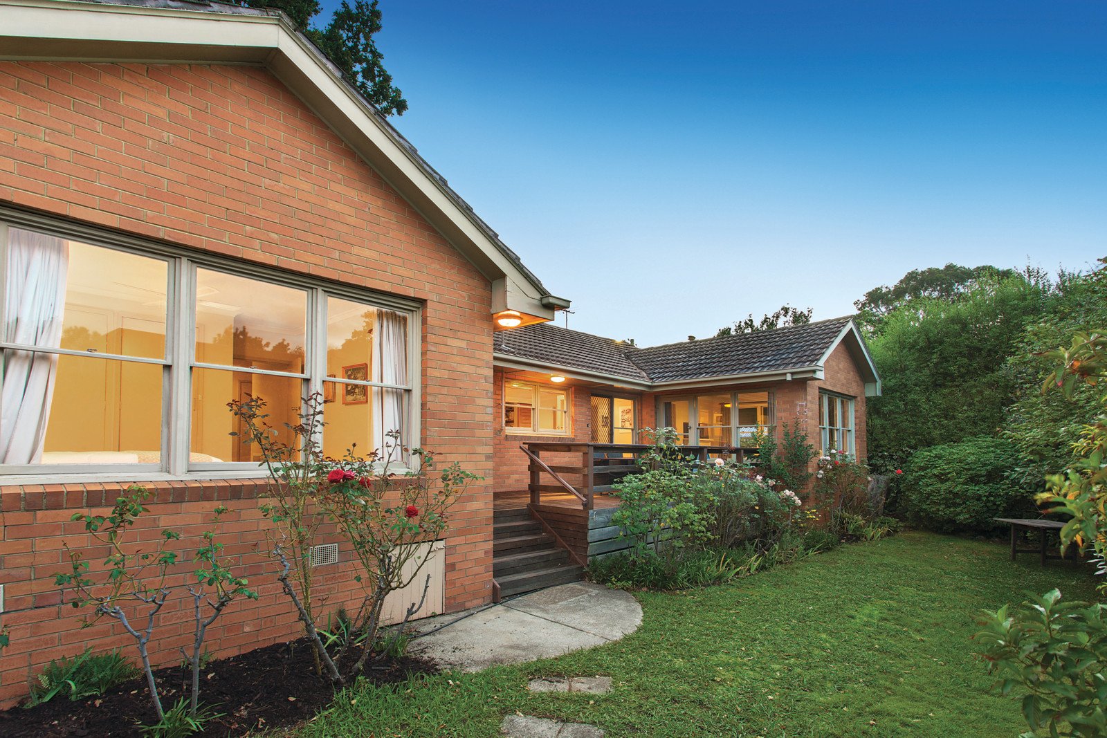 30 Serpentine Street, Mont Albert - Thumbnail 3