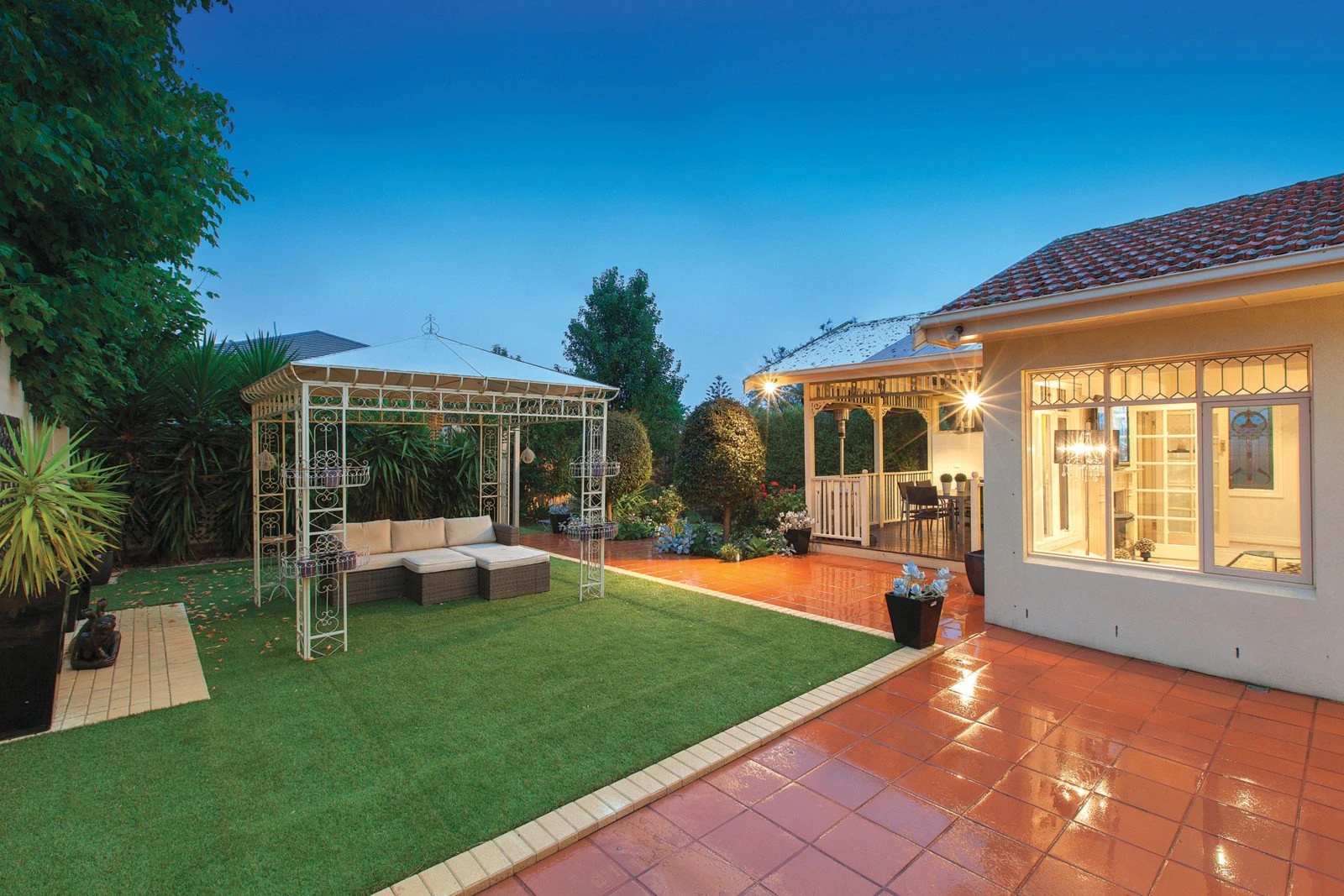 10 Walerna Road, Glen Iris, VIC