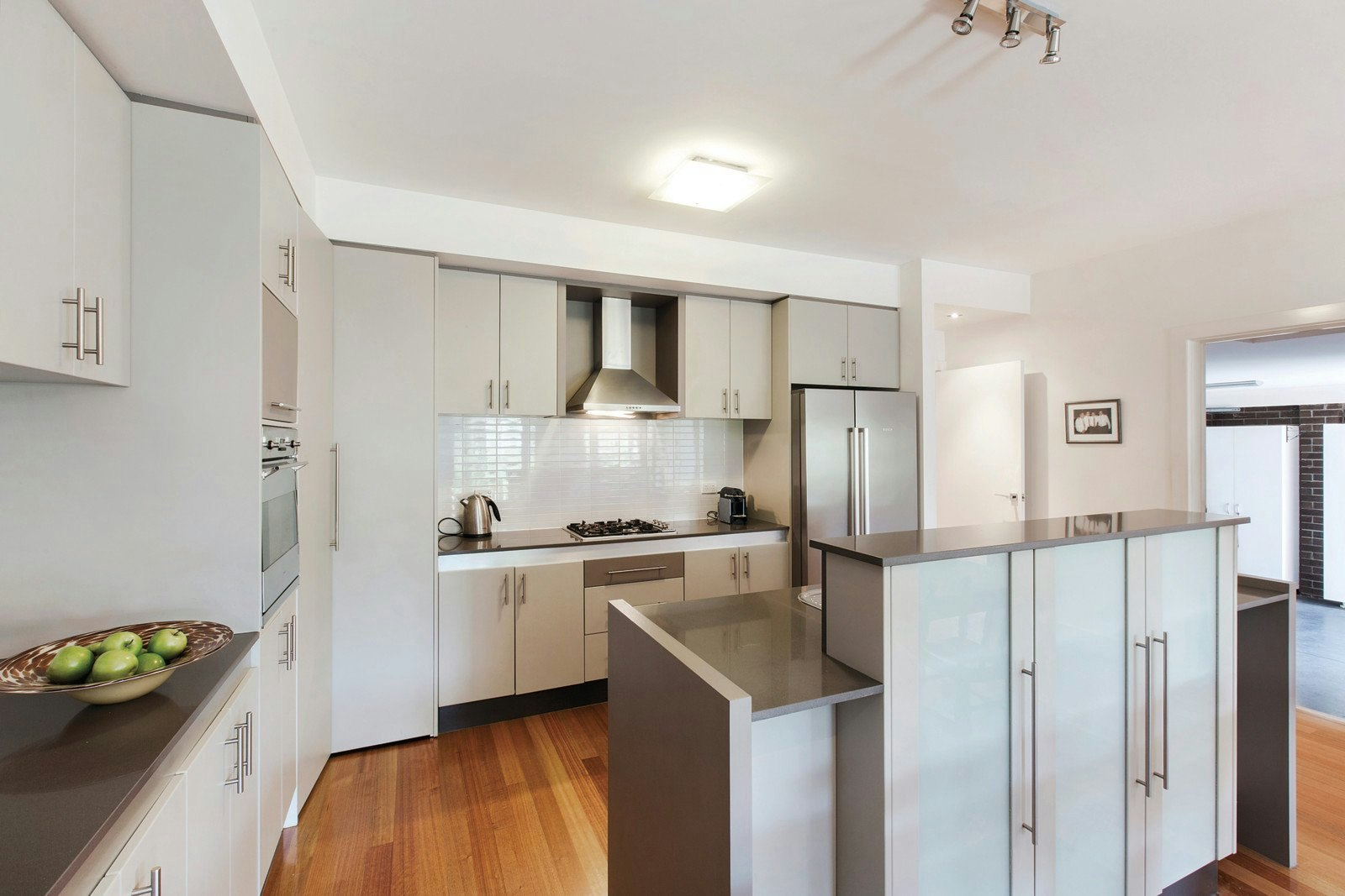 2A Violet Grove, Kew East, VIC