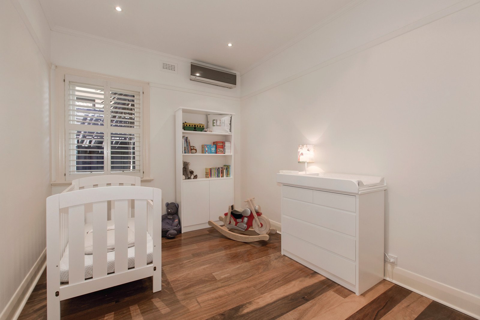 24 Ruabon Road, Toorak - Thumbnail 7