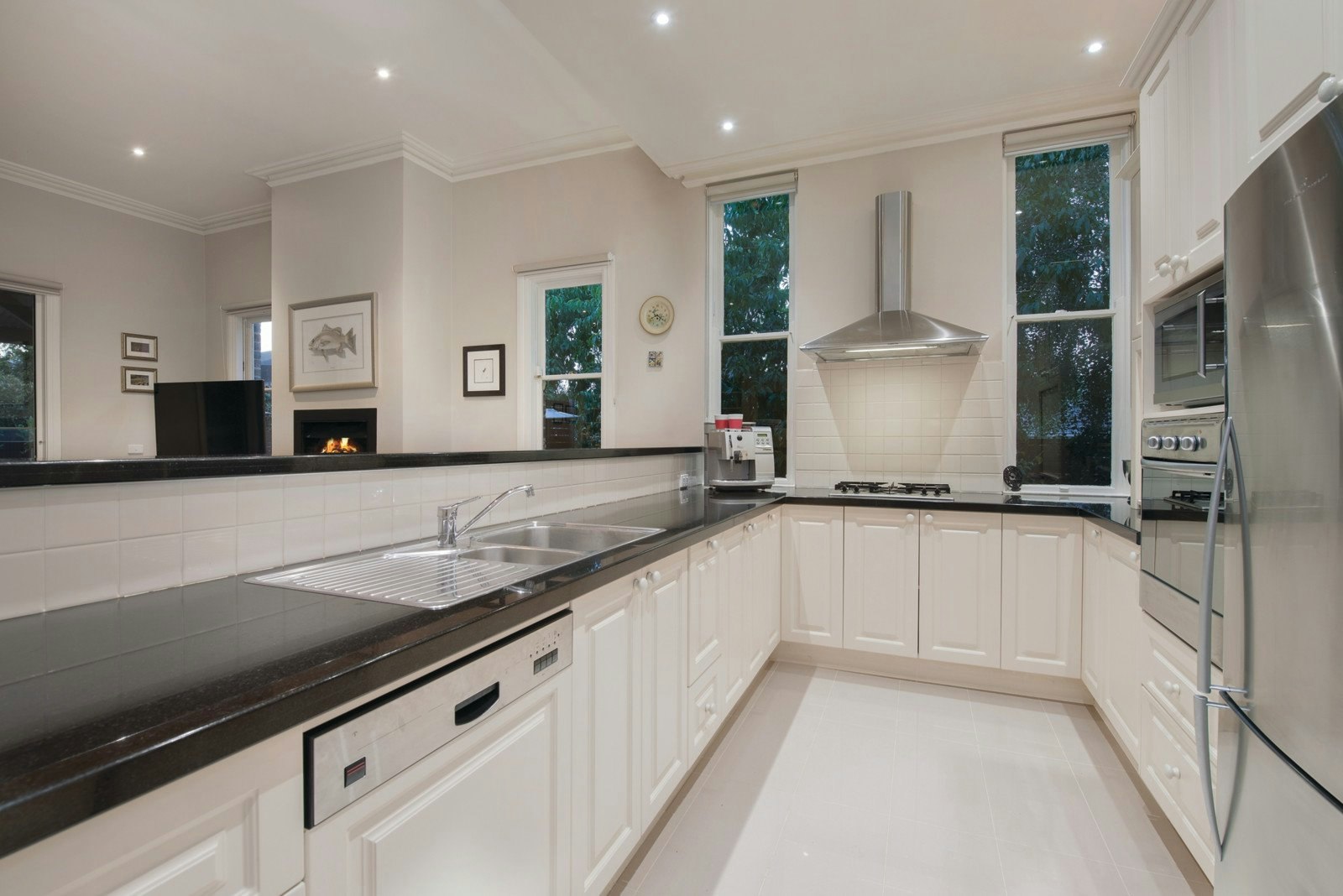 6 Middlesex Road, Surrey Hills, VIC