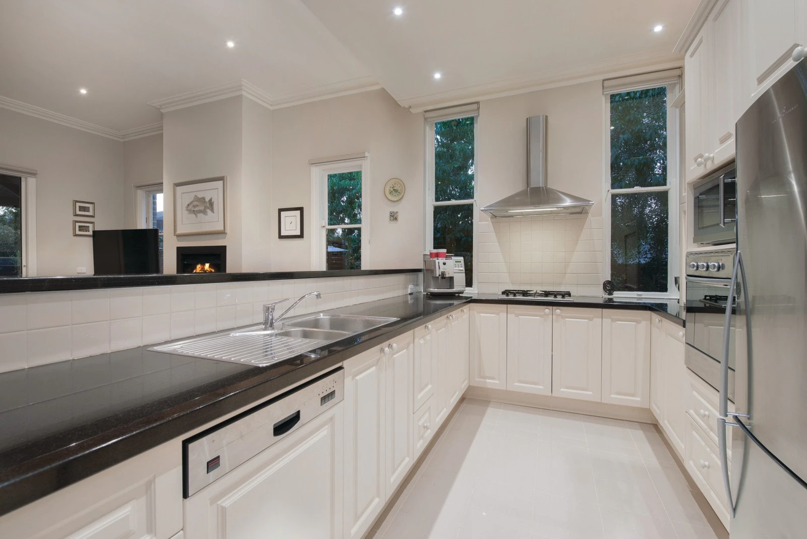 6 Middlesex Road, Surrey Hills, VIC