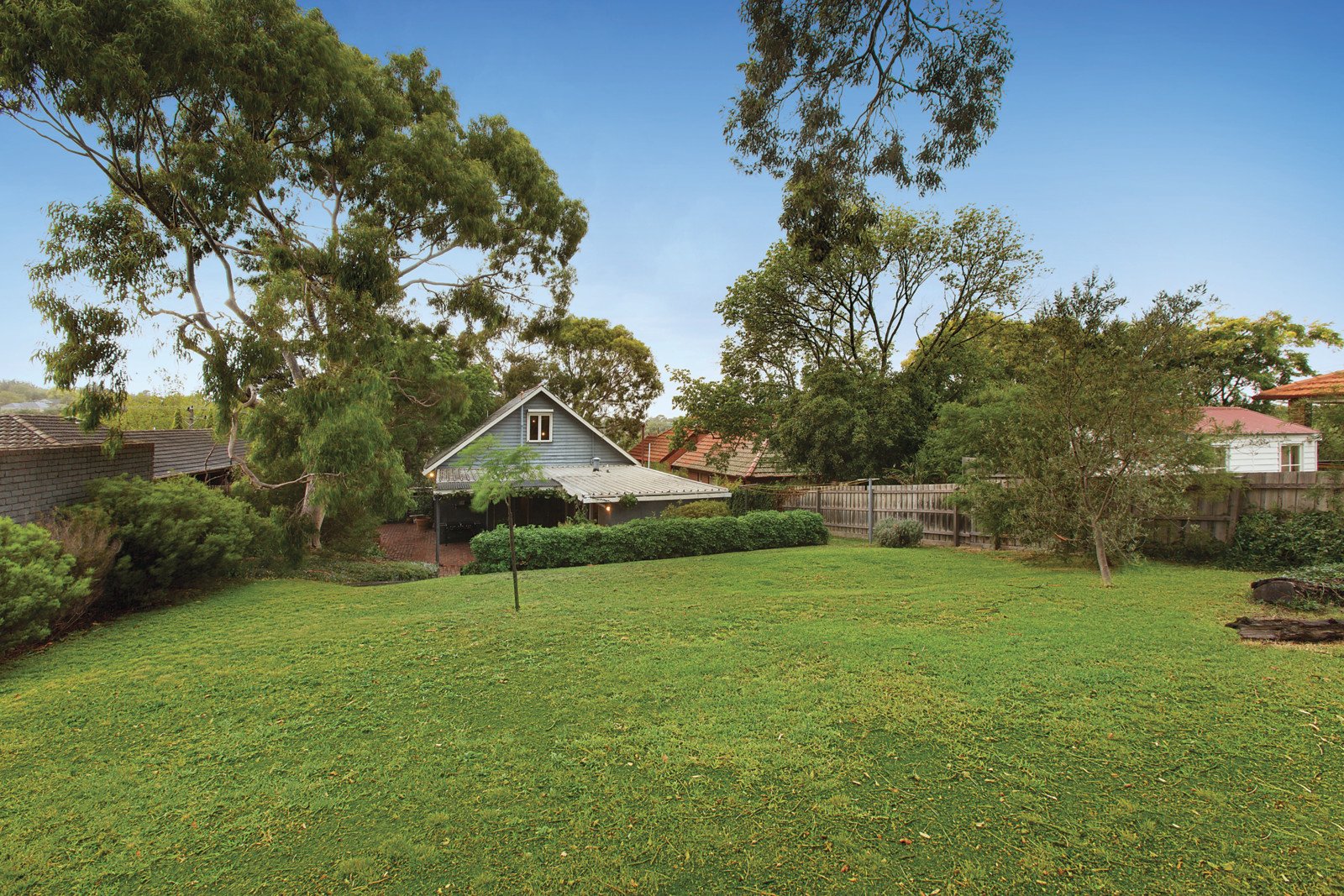 60 Broughton Road, Surrey Hills - Thumbnail 2
