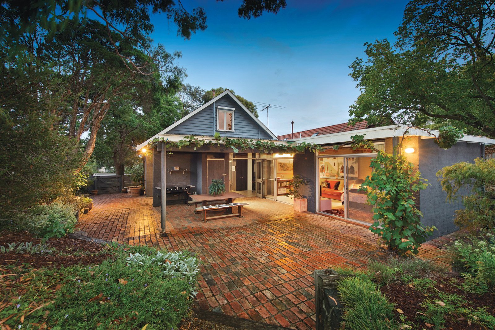 60 Broughton Road, Surrey Hills - Thumbnail 3