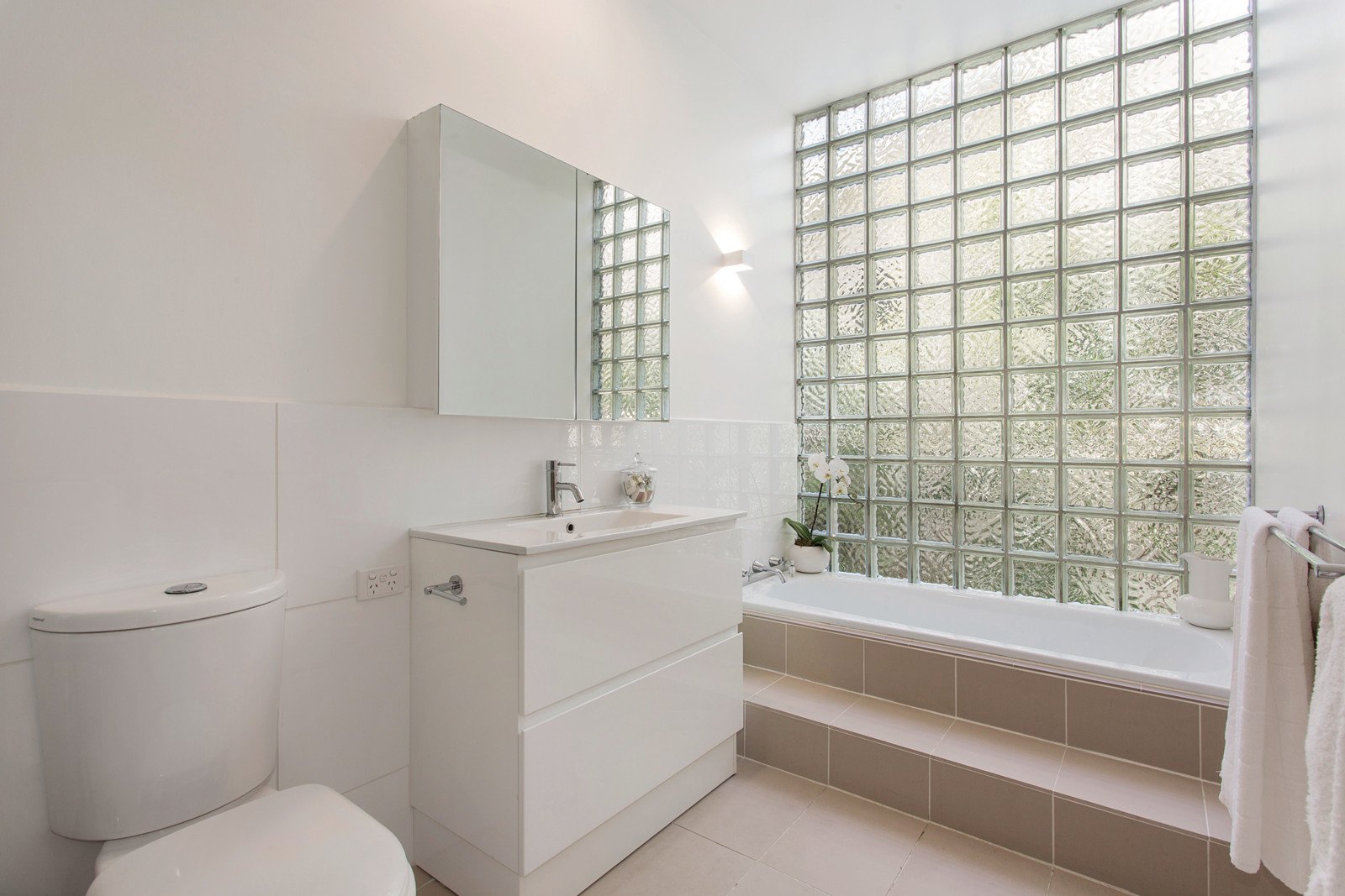 29 Wentworth Avenue, Canterbury - Thumbnail 4