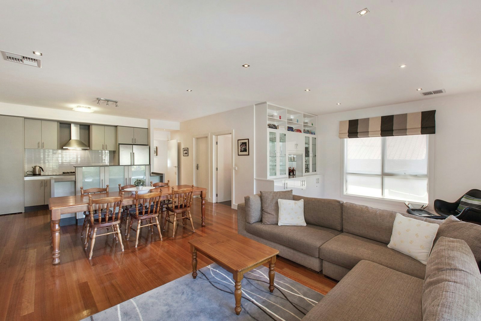 2A Violet Grove, Kew East, VIC